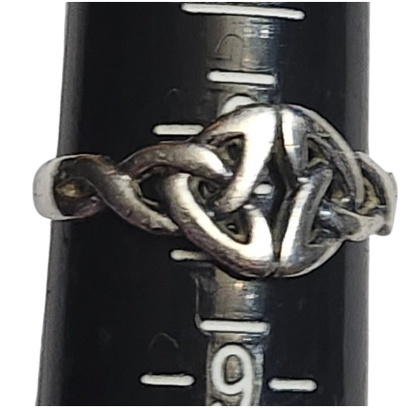 Vtg Sterling Silver Celtic Knot Ring Sz 8 - Picture 5 of 5